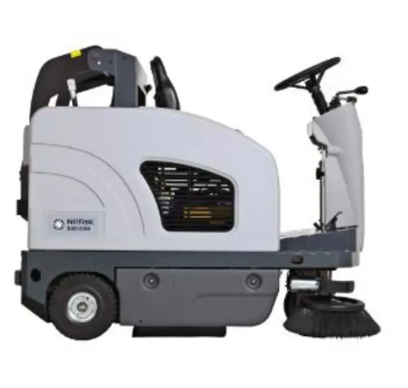 Benzinli Yer Süpürme Makinası -Nilfisk SW 4000 P